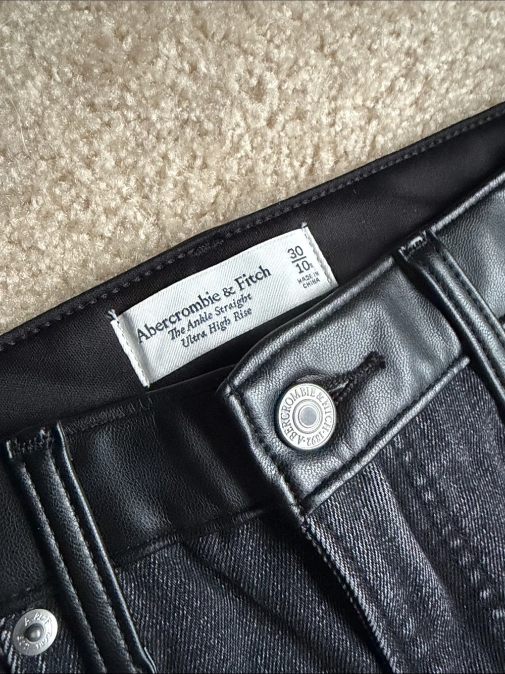 NWT Abercrombie & Fitch The Ankle Straight Ultra High Rise in Vegan Leather | 10 - Picture 6 of 7